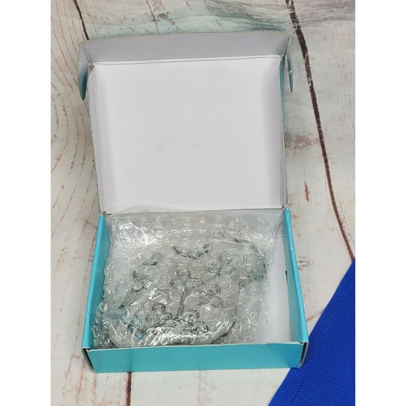 Heavy Glass Ireland Eamon Glass Frosted Clear Isle of Ireland Paperweight & Box - Picture 8 of 12